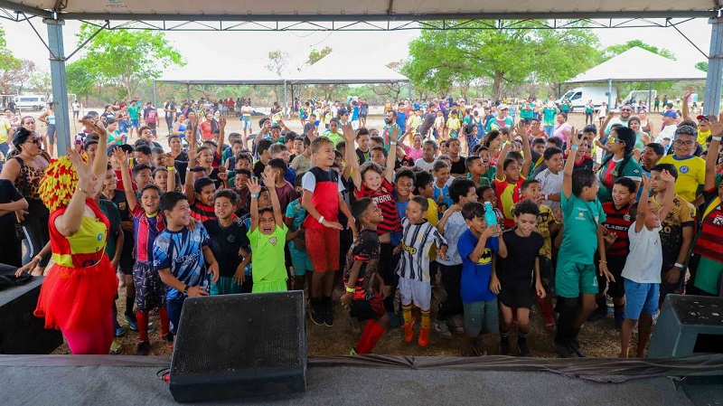 Flávia Moretti anuncia durante a Festa do Dia das Crianças que área do Seis Campo será doado ao Município