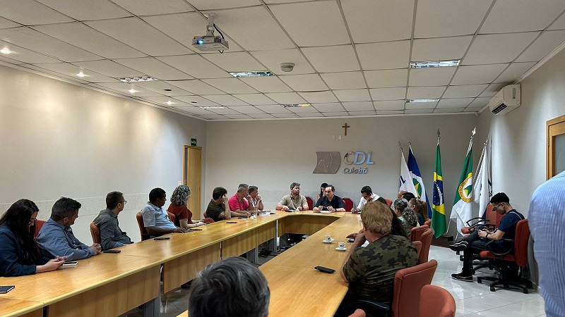 COMÉRCIO: Prefeitura quer adotar teletrabalho e empresários do centro se preocupam