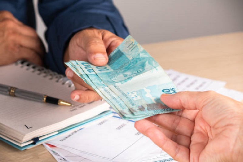 PEGOU, DEVOLVE: Advogado deve indenizar por apropriação indevida de pagamento