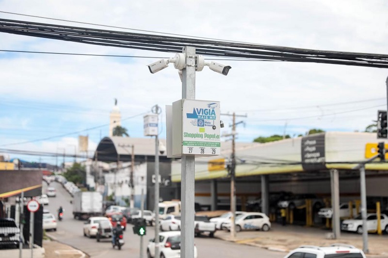 Foragido da Justiça é preso em Várzea Grande com veículo roubado após alerta do Vigia Mais MT