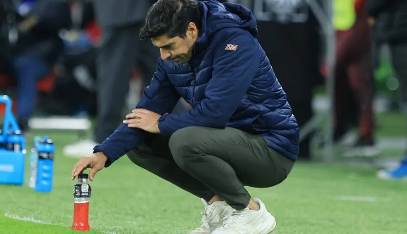 Abel ‘joga a toalha’ no Brasileiro e promete canalizar energia para final da Libertadores