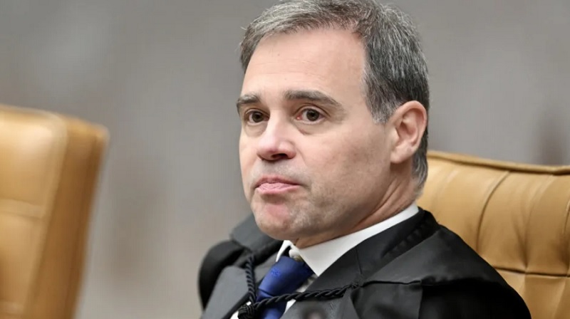 Mendonça suspende julgamento de governador após RR contratar seu instituto