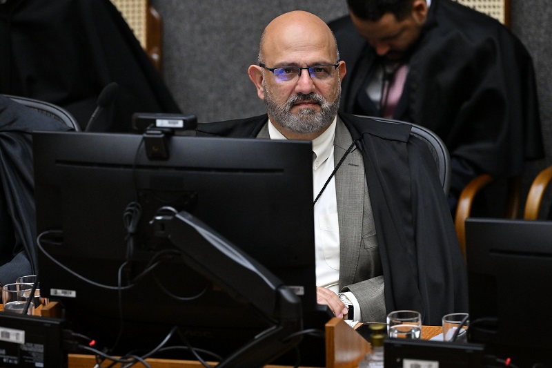 SÓ VENHA NÓS AO VOSSO REINO: devolução de valor por liminar revogada em ação coletiva é contestável em ação individual