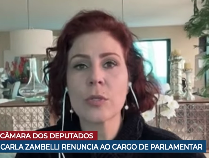 Zambelli renuncia ao mandato neste domingo (14) após decisão de Moraes, e Câmara convoca suplente |