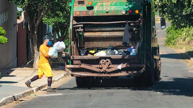 Várzea Grande mantém coleta de lixo regular nesta terça-feira (20)