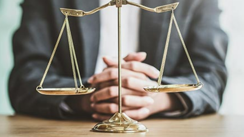 Honorários em execução extinta por prescrição devem considerar proveito econômico do devedor