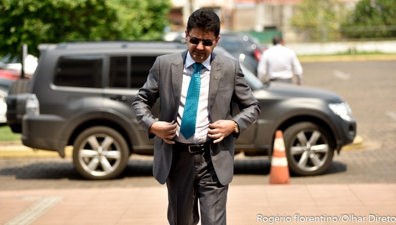 Juíza não vê "dolo" e livra Eder e empresários de pagar R$ 7 mi