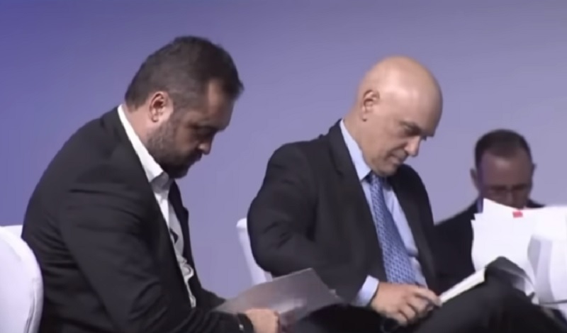 MORAES DISPARA ORDEM À PF CONTRA SUSPEITOS DE VAZAR DADOS DO STF O ATINGE EM CHEIO BOLSONARISTAS!!