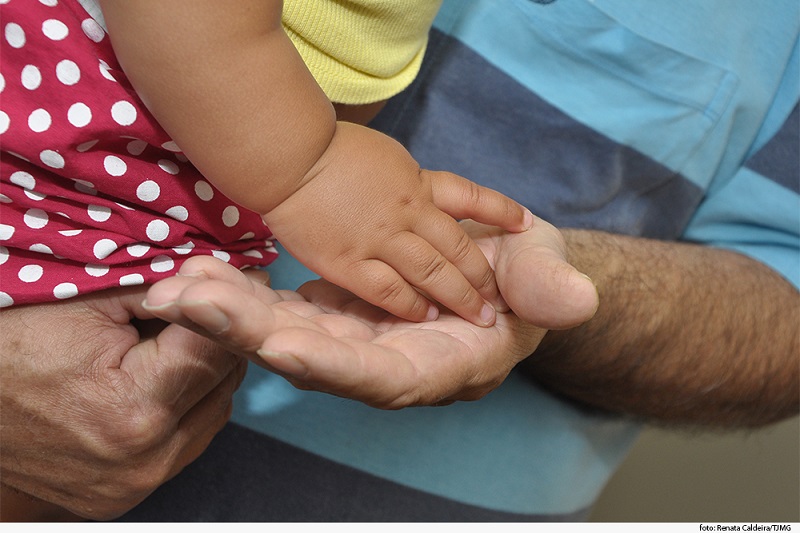 Reconhecimento de paternidade socioafetiva póstuma não exige manifestação formal do pai