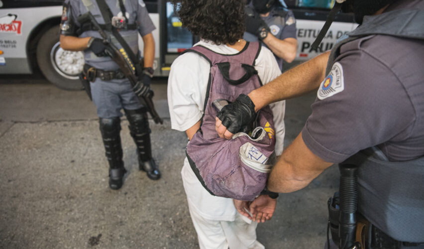 FRUTOS DA ÁRVORE ENVENENADA: abordagem ilícita na rua invalida entrada em residência autorizada pelo suspeito