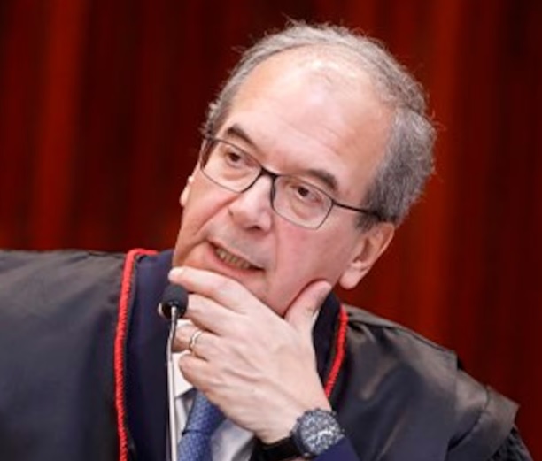 Juiz não pode realizar segundo juízo de retratação de sentença terminativa