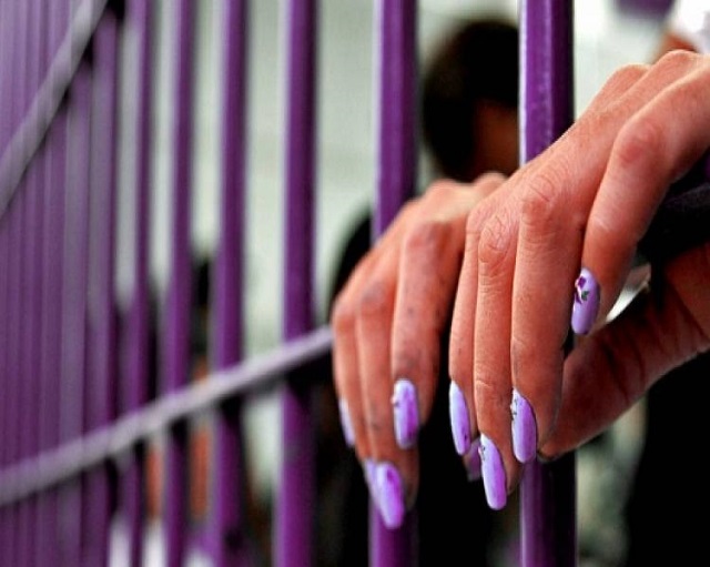 Ex-servidora do MPE acusada de vazar operação vai continuar presa, julga magistrado