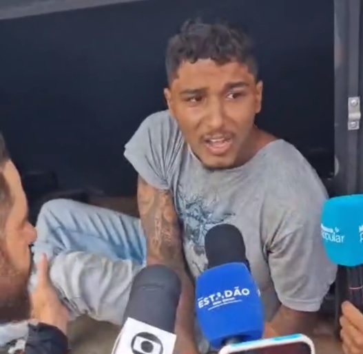 Preso suspeito de matar a própria irmã e chora de frente as câmeras da imprensa dizendo que não tem nada a ver como crime