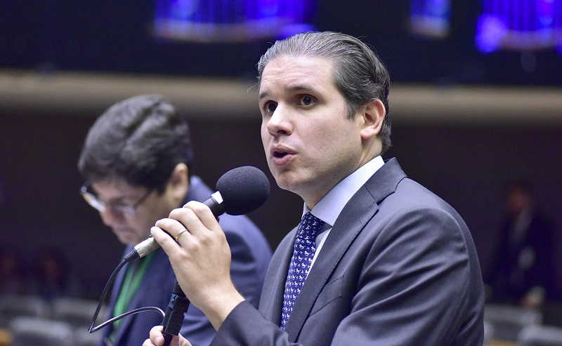 Câmara agenda votação do marco legal da inteligência artificial para 27 de maio após apresentação de relatório