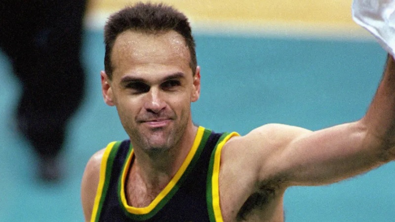 Oscar Schmidt é cremado com a camisa da seleção brasileira de basquete