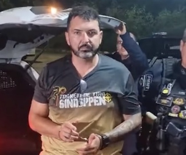 Preso policial penal de Várzea Grande, após atirar em frentista de posto de combustível