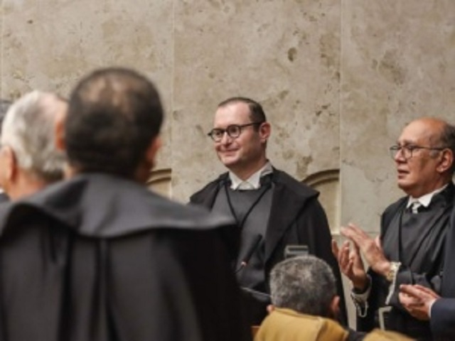 PRESUNÇÃO DE POBREZA: Zanin acompanha Gilmar por Justiça gratuita a quem ganha até R$ 5.000