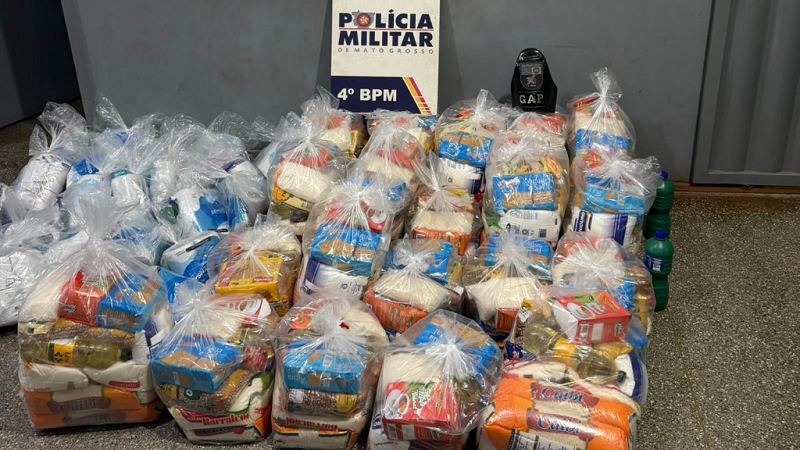 PM prende mulher e apreende 45 sacolões com alimentos e produtos de limpeza de facção criminosa