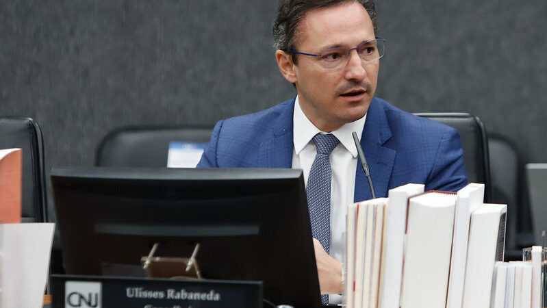 Conselheiro do CNJ Ulisses Rabaneda mantém norma do TJMG na disputa sobre gestão de recursos