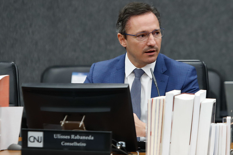 Conselheiro do CNJ Ulisses Rabaneda mantém norma do TJMG na disputa sobre gestão de recursos