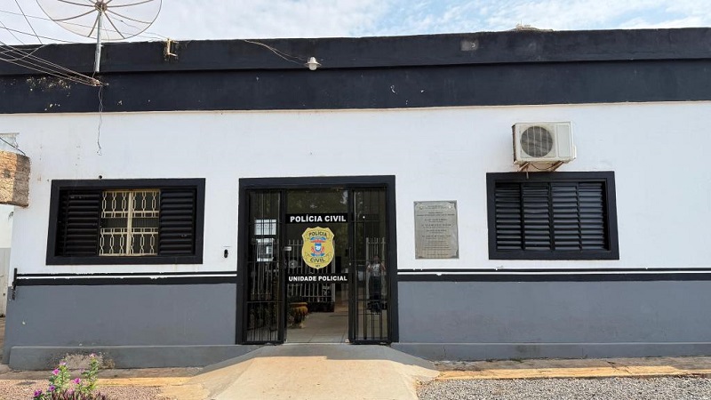 Polícia Civil prende homem por ameaçar esposa com arma e faca em Canarana