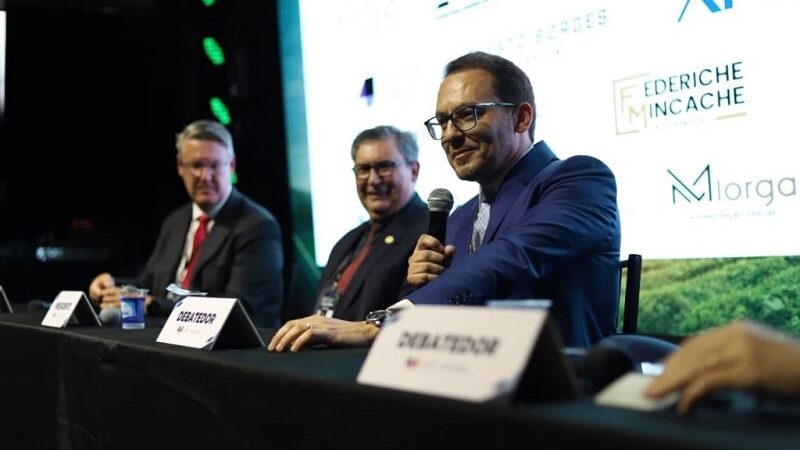 Seccional prestigia III Simpósio de Reestruturação Empresarial e do Agronegócio de Sorriso