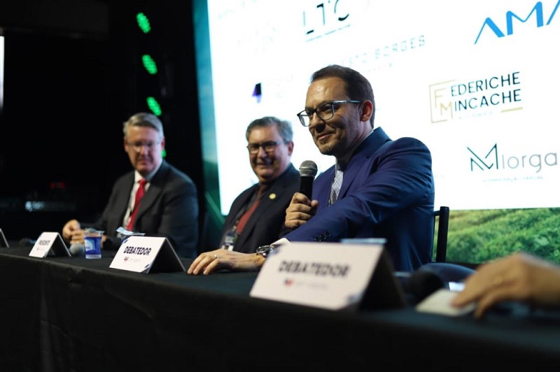 Seccional prestigia III Simpósio de Reestruturação Empresarial e do Agronegócio de Sorriso