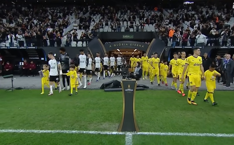 CORINTHIANS TEM ATUAÇÃO DE GALA, VENCE PEÑAROL E SEGUE INVICTO NA LIBERTADORES COM DINIZ | COMPACTO