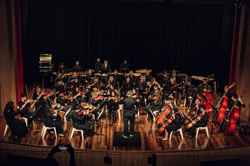 NO CINE TEATRO CUIABÁ – Orquestra CirandaMundo abre temporada artística 2026 sob regência de ex-aluno do projeto social da instituição