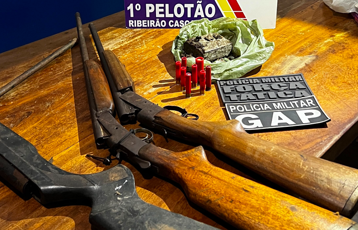 Polícia Militar prende três faccionados com armas e drogas em Ribeirão Cascalheira