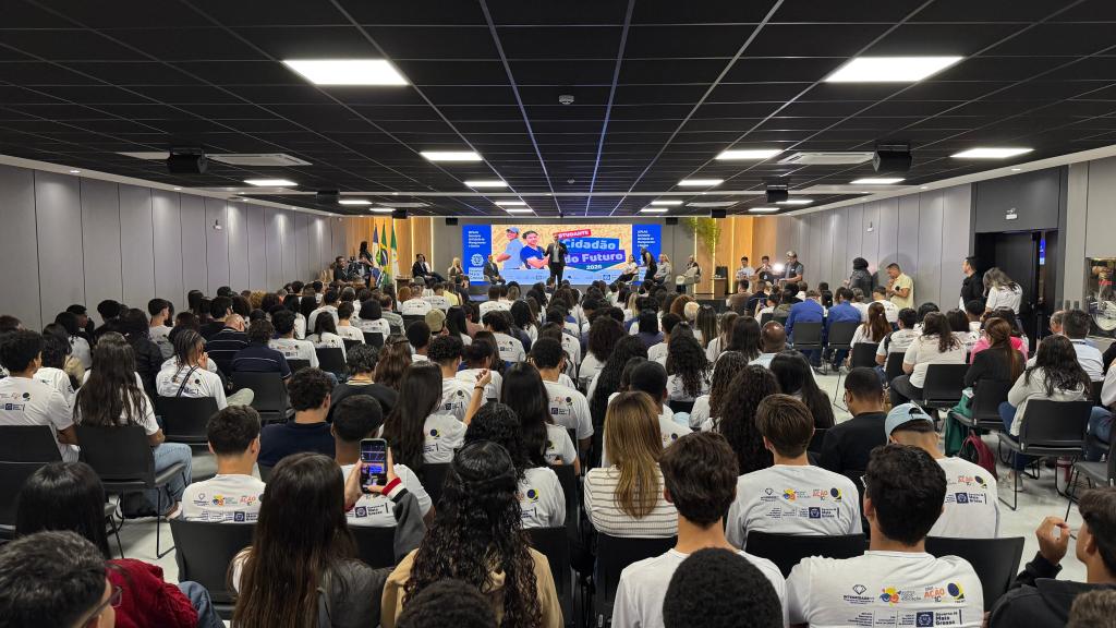 Governo de Mato Grosso reconhece escolas que se destacaram em projeto de cidadania e democracia