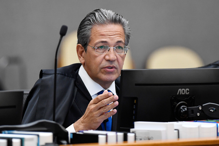 DESRESPEITO INTERNO: STJ debate honorários por equidade após exclusão da execução fiscal