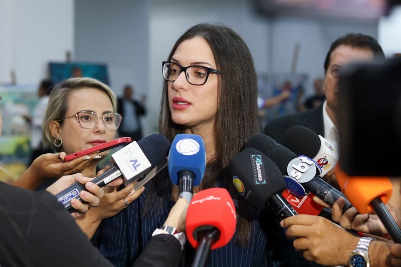 CONSIGNADOS: Janaina cobra respostas para servidores após investigação sobre Banco Master em MT