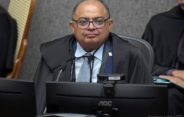 Espólio e herdeiros de aposentado com doença grave podem pedir restituição do IR pago indevidamente