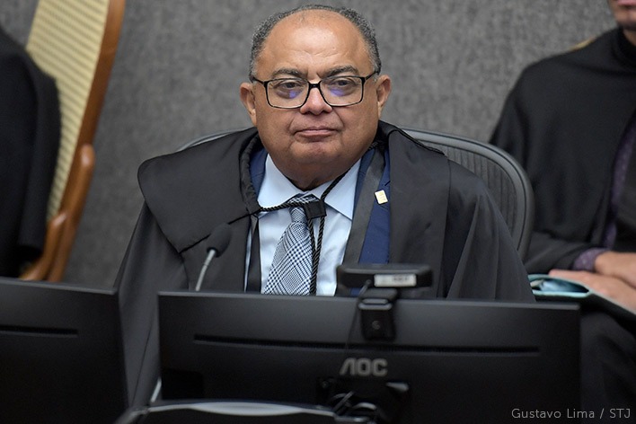 Espólio e herdeiros de aposentado com doença grave podem pedir restituição do IR pago indevidamente