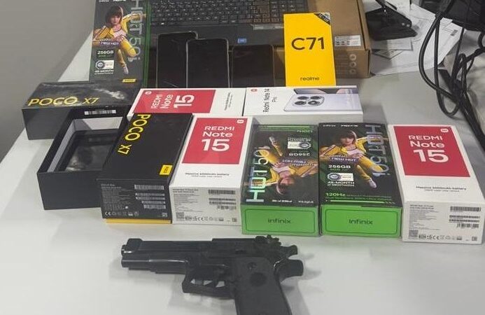Polícia Civil prende suspeito que estava comercializando celulares furtados de loja na Capital