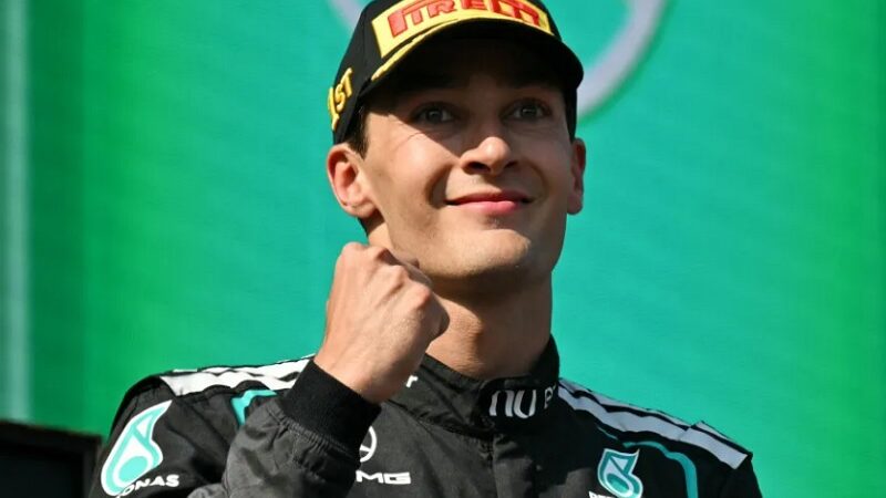 Russell vence pela primeira vez desde março e Verstappen bate Antonelli
