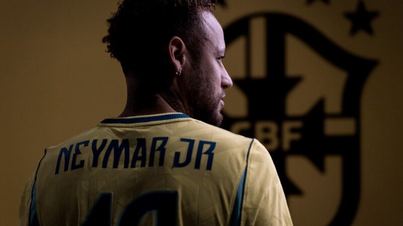 ‘Erro’ em camisa oficial do Brasil com nome de Ney viraliza