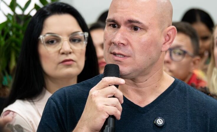 FUNDO PARTIDÁRIO BANCA PAI DE ABILIO ENQUANTO PL É PUNIDO POR IGNORAR MULHERES E NEGROS