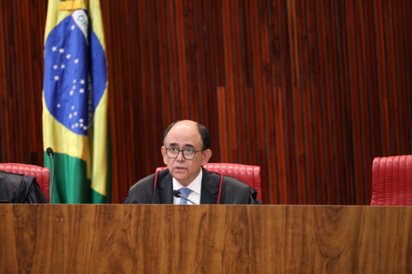 VAI VIRAR OU NÃO? TSE espera STF para rever prazo de inelegibilidade superveniente em RCED