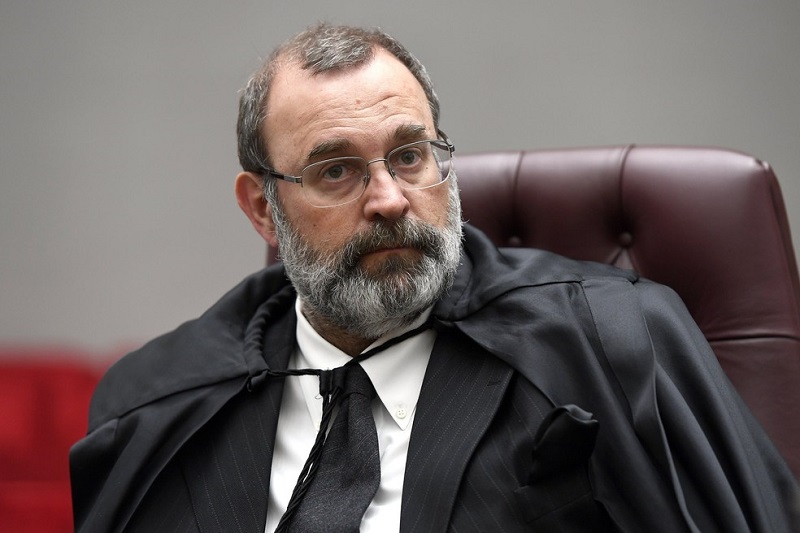 DOMICÍLIO VIOLADO – Mandado de prisão não significa autorização para busca em imóvel