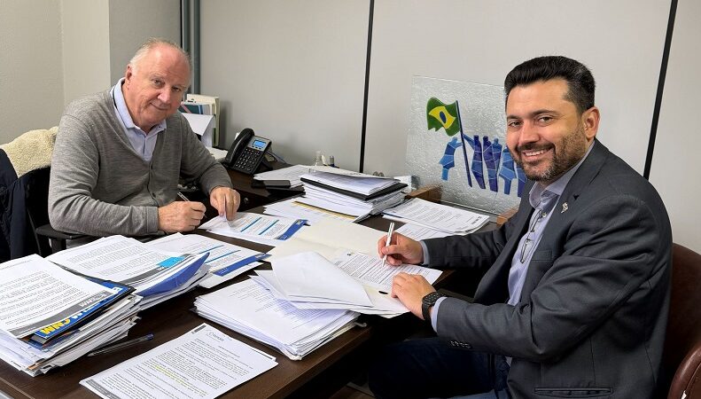 AMM e CNM formalizam parceria para ampliar uso de plataforma de compras públicas pelos municípios