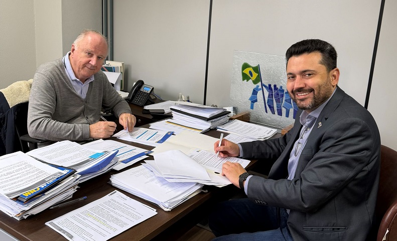AMM e CNM formalizam parceria para ampliar uso de plataforma de compras públicas pelos municípios