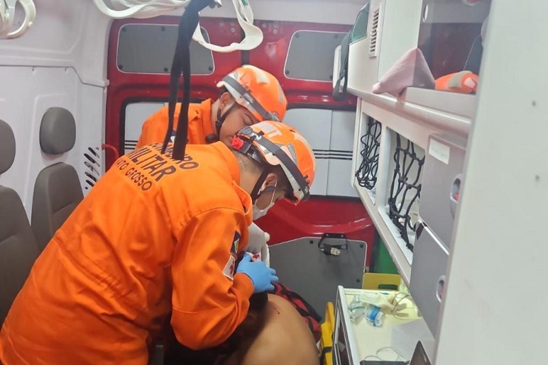 Pré-adolescente atingido por coice de cavalo foi atendido pelo Corpo de Bombeiros