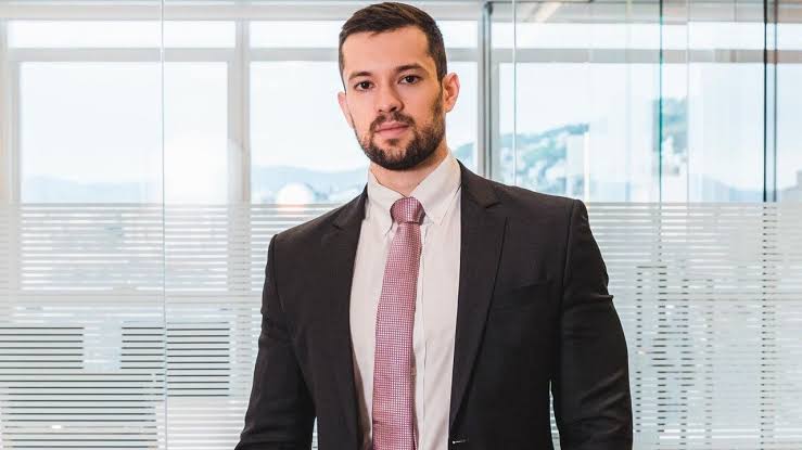 Advogado recorre ao STF contra abertura de investigação derivada do caso das joias de Bolsonaro