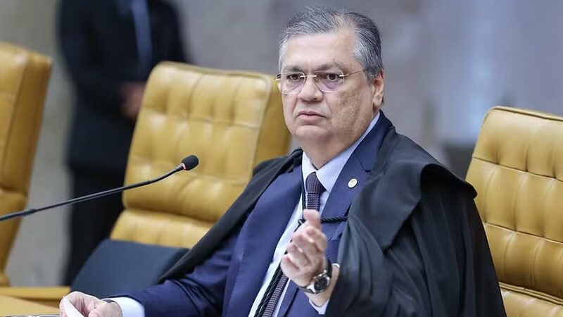 SACO SEM FUNDO: Dino manda presidentes de 21 partidos explicarem distribuição de emendas