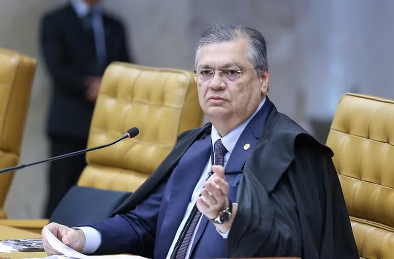 SACO SEM FUNDO: Dino manda presidentes de 21 partidos explicarem distribuição de emendas