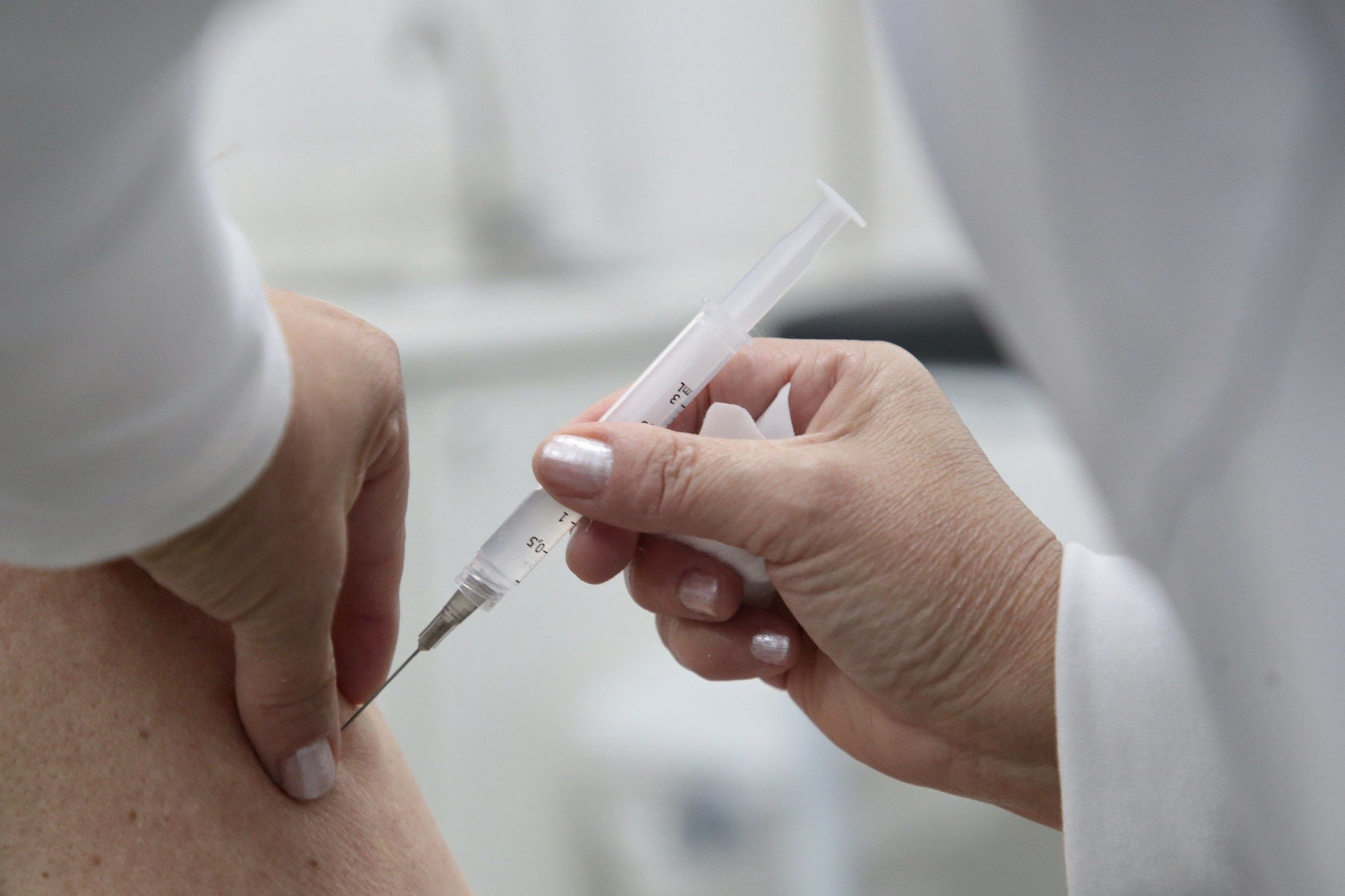 Mato Grosso inicia vacinação contra doenças pneumocócicas com proteção ampliada contra pneumonia e meningite