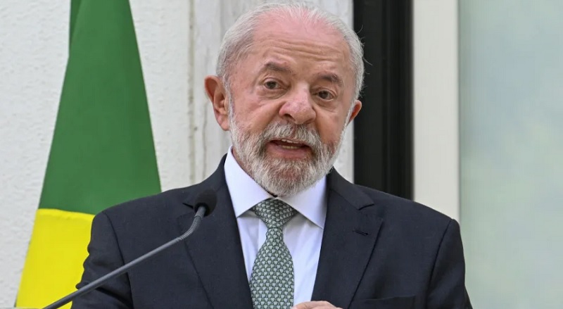 Lula prepara aumento do salário mínimo para R$ 2.020,00