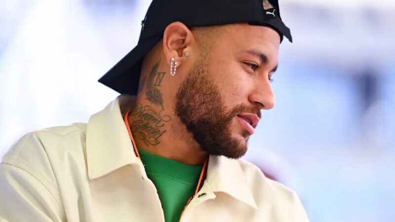 Neymar anuncia que não joga mais pela seleção
